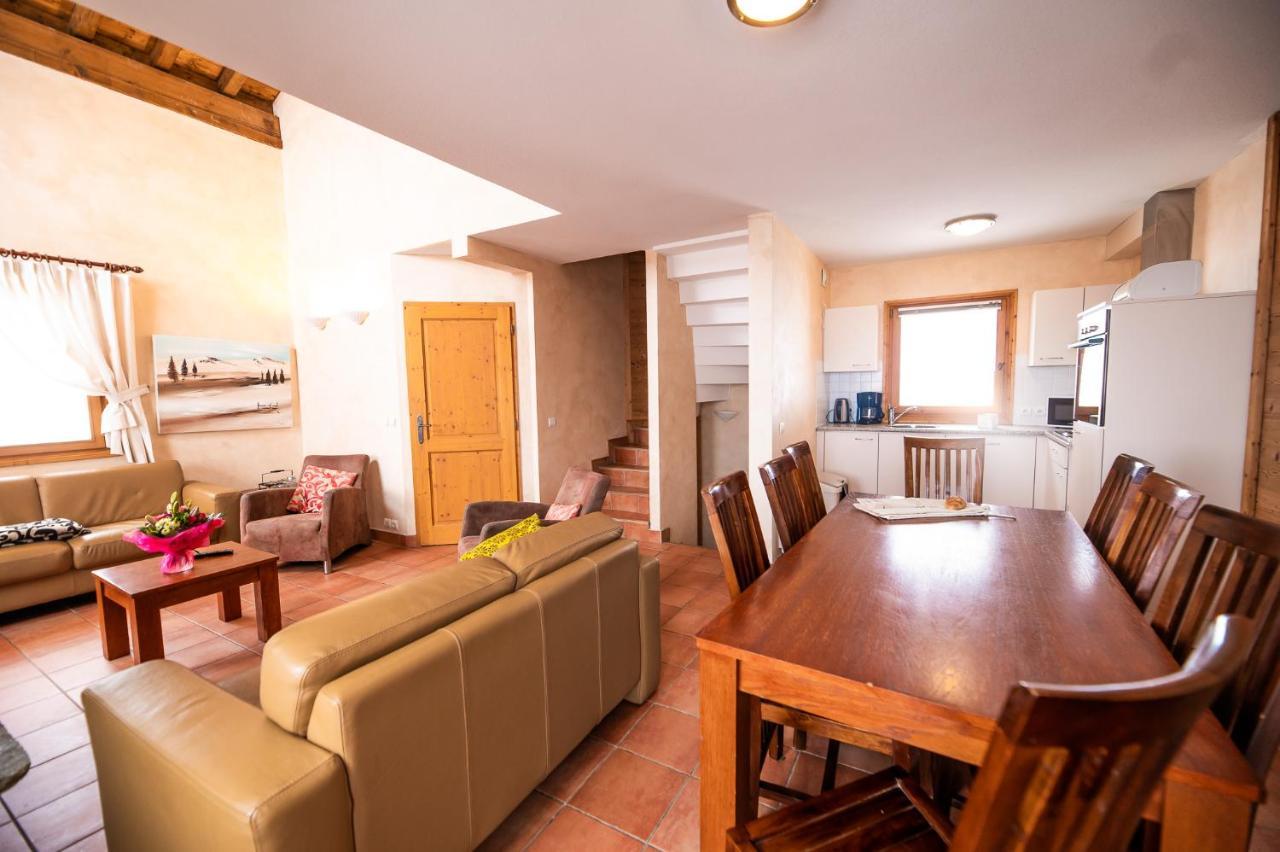 Parc Madeleine - Chalets Сен-Франсуа-Лоншам Екстериор снимка